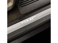 GM 23114161 Front Door Sill Plates with Cocoa Surround and GMC Logo