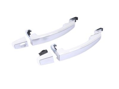 GM 95964717 Front Door Handles in Summit White with Chrome Strip