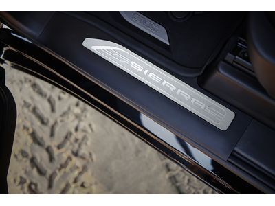 GM 84529477 Front Door Sill Plates with Jet Black Surround and Sierra Script