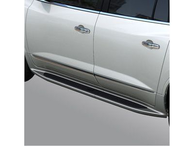 GM 23460308 Molded Assist Steps in White Diamond Tricoat