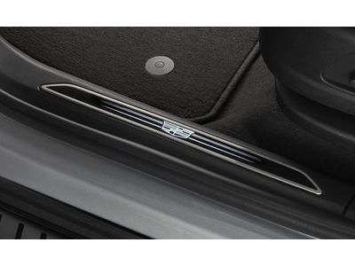 GM 84449926 Illuminated Front Door Sill Plates with Jet Black Surround and Cadillac Logo